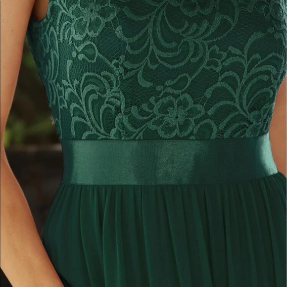 Formal gown with lace top - Picture 6 of 7